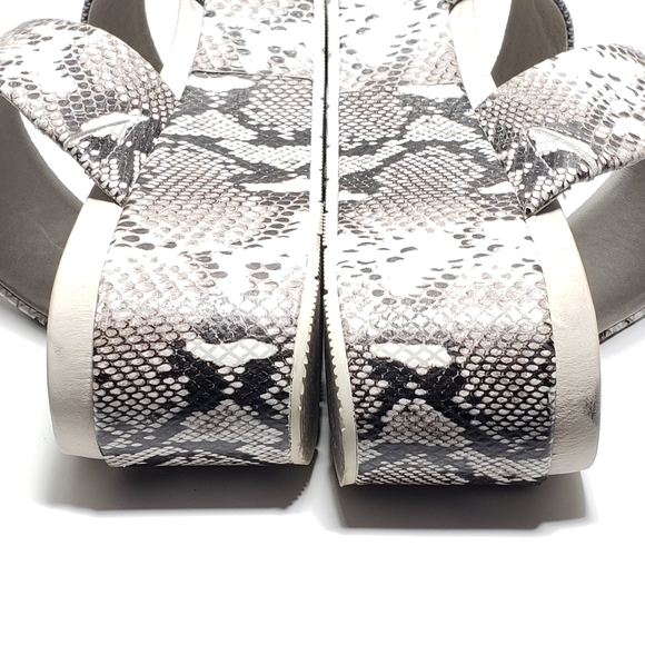 J/Slides Gray Snake Print Double Strap Platform Sandal Wedge Sz 8.5 Travel Beach - Picture 12 of 14